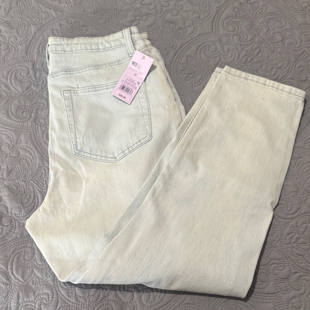 Wild Fable Women's Straight Leg Jeans in Light Gray